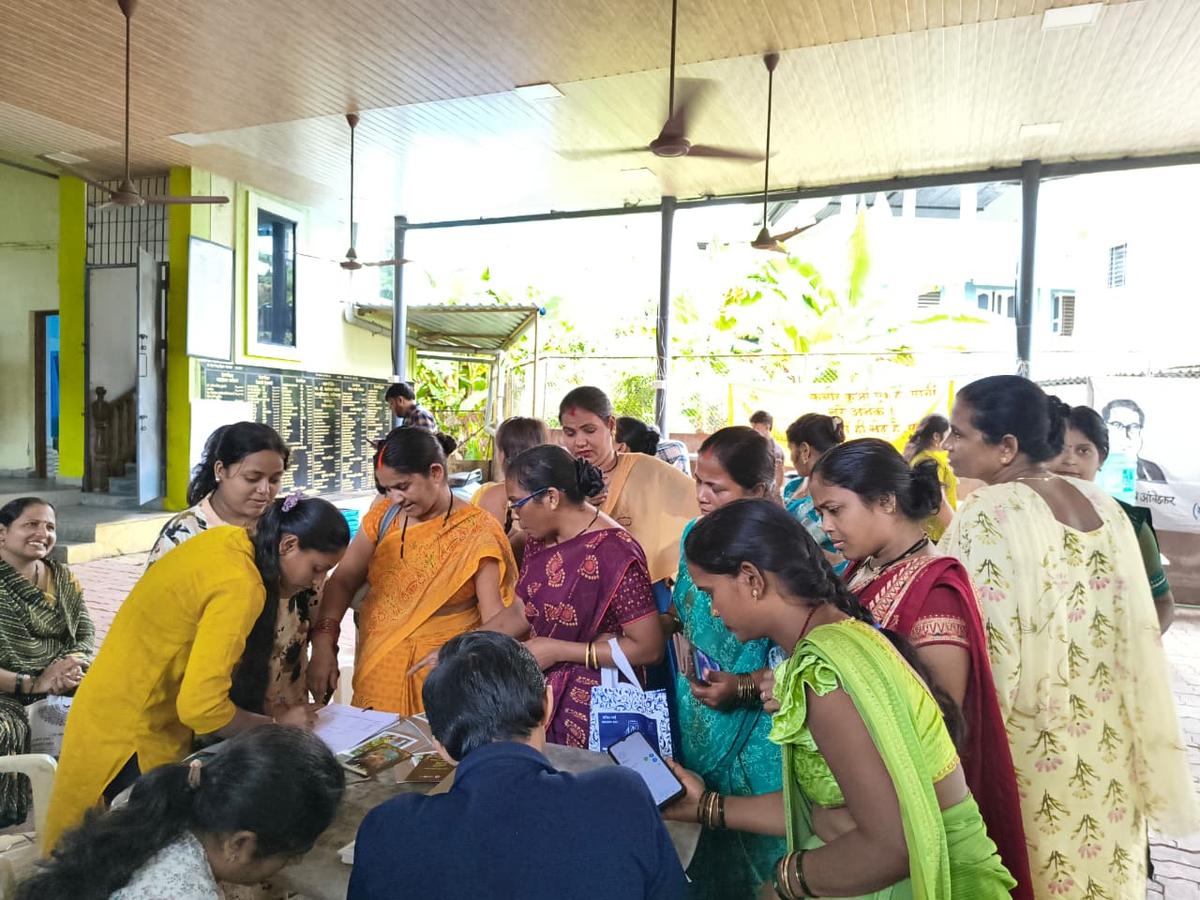 निवासियों ने वासई-विरार के जलवायु जोखिमों को उजागर करते हुए, पैरिशाद में बाढ़ क्षेत्रों, हीट आइलैंड्स और प्रदूषण हॉटस्पॉट की मैप किया। 