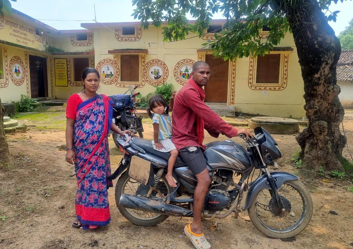 हड़ताल से सबसे अधिक छूटे हुए गर्भवती महिलाएं और दूरदराज के गांवों में रहने वाली परिवार शामिल हैं।