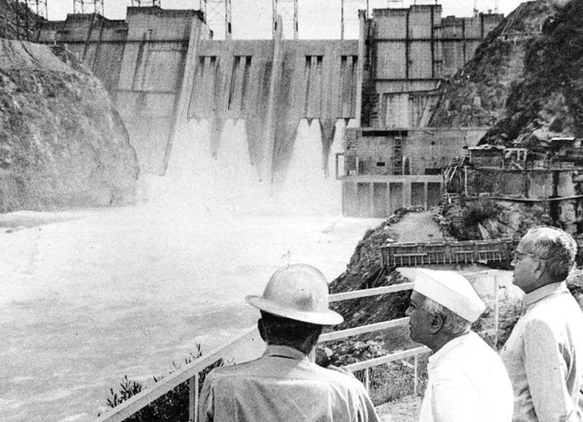 Jawaharlal Nehru inspects the Bhakra Dam on a visit to Chandigarh, 1959. Jawaharlal Nehru inspects the Bhakra Dam on a visit to Chandigarh, 1959.