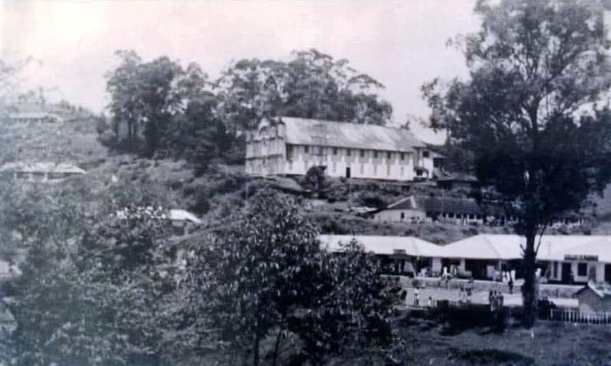 प्रारंभिक काल में मुन्नार। मिशनरियों द्वारा ली गई एक तस्वीर. 