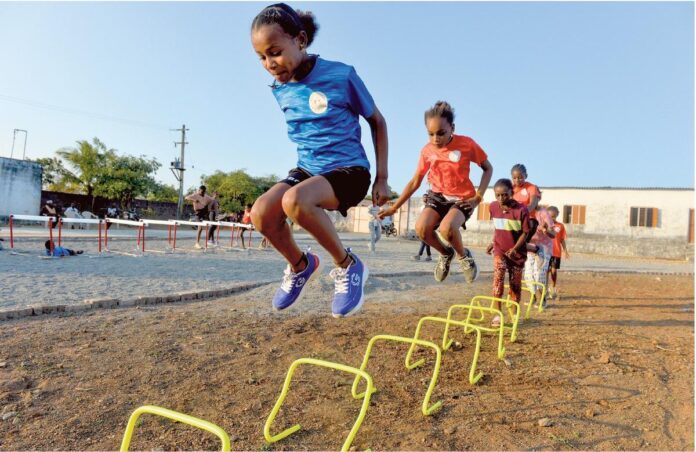द हिंदू इन फ्रेम्स: अफ्रीकी तटों से गुजरात के गिर तक

