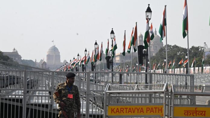 77वां गणतंत्र दिवस 2026 लाइव: गणतंत्र दिवस परेड में भारत सैन्य ताकत, विकास की कहानी दिखाएगा

