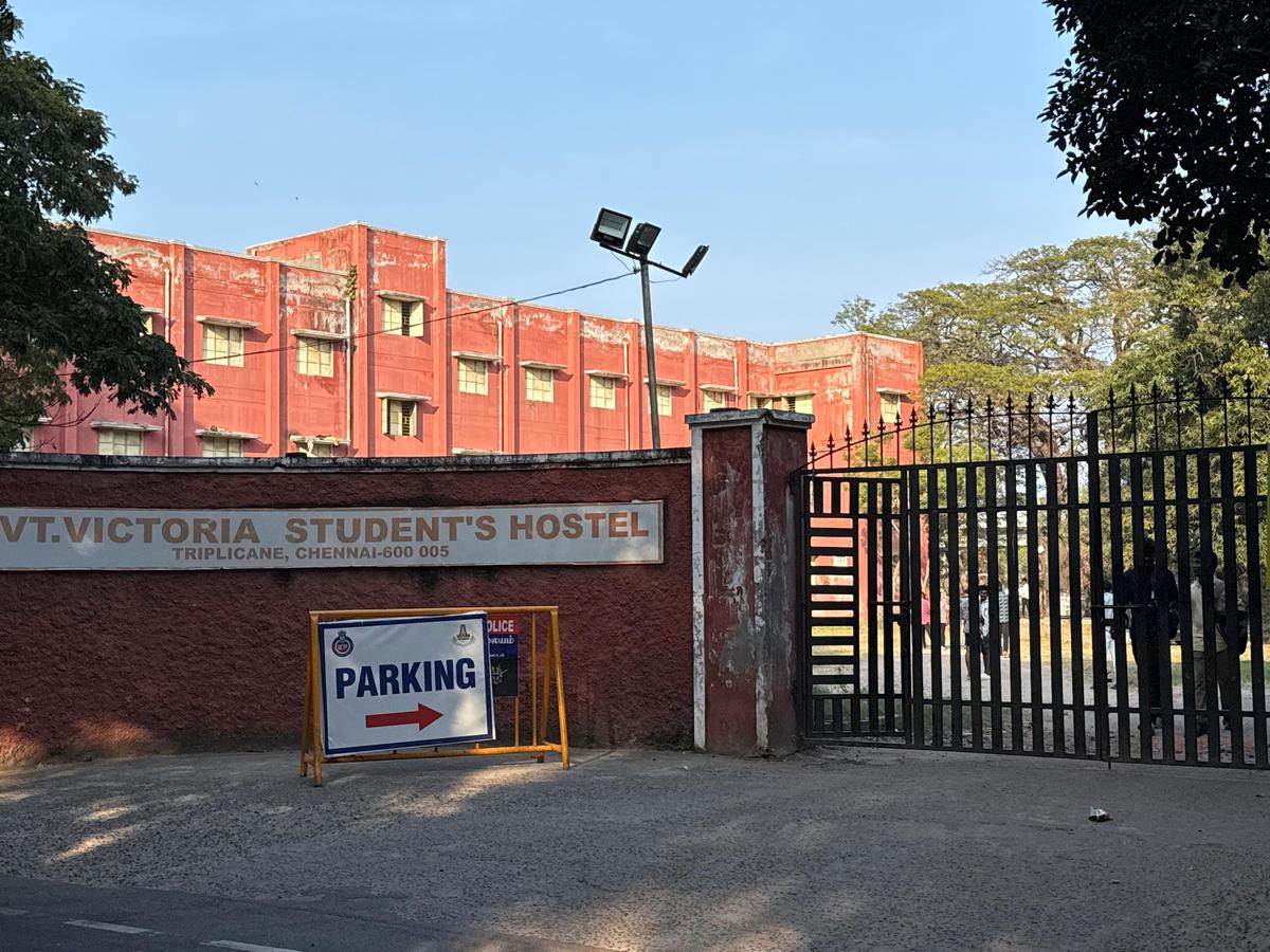 ट्रिप्लिकेन, चेन्नई में सरकारी विक्टोरिया छात्र छात्रावास का प्रवेश द्वार। 