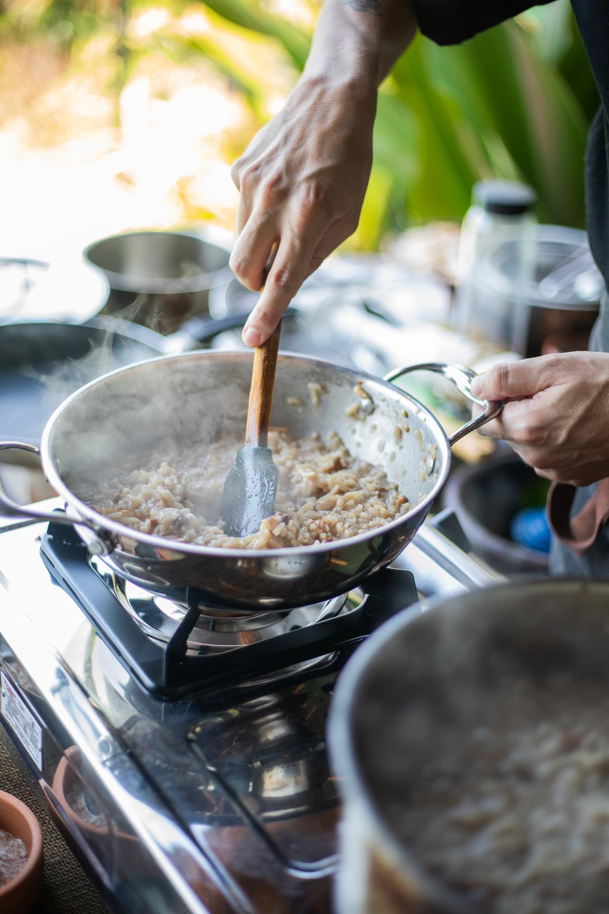 सरगसुम से युक्त समुद्री शैवाल रिसोट्टो सरगसुम से युक्त समुद्री शैवाल रिसोट्टो