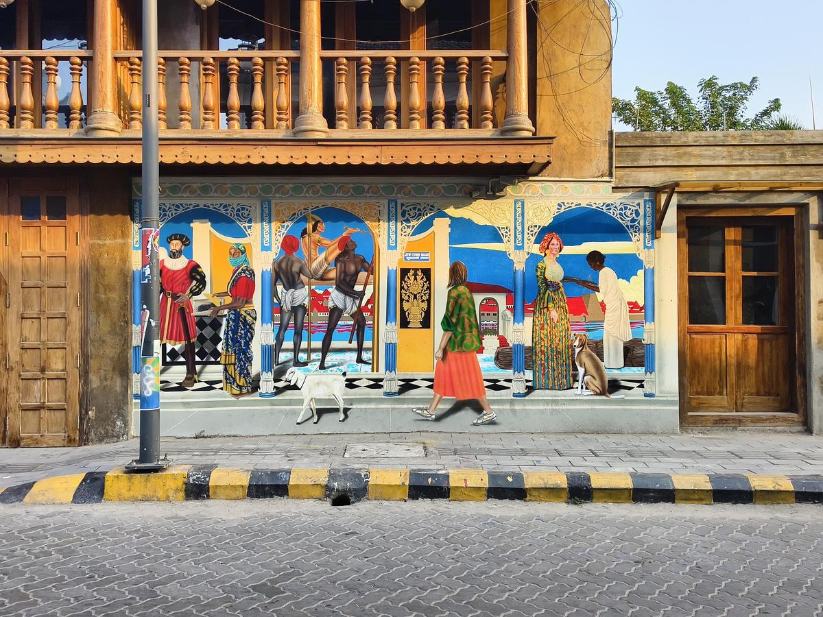 होटल सीगल के पास 'वॉक पास्ट यू'